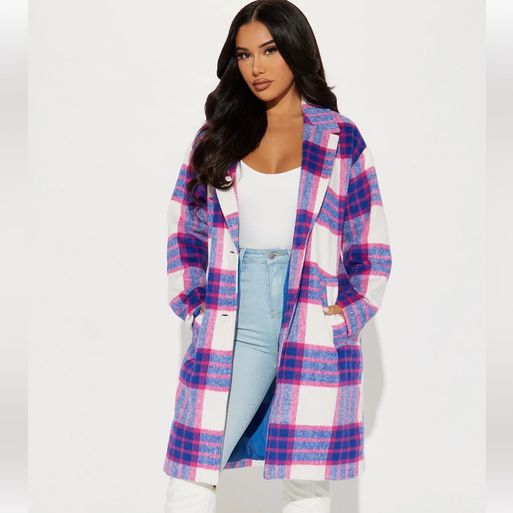 Fashion Nova size medium jacket with pockets